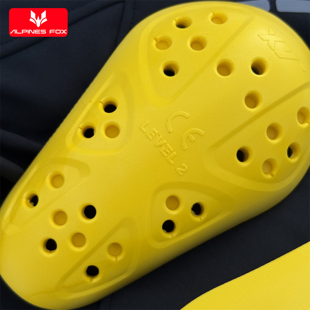 CEレベル2認定のオートバイ用プロテクター、内蔵型バイクジャ - Motorcycle Back Protector Ce Level 2 のレビューと価格